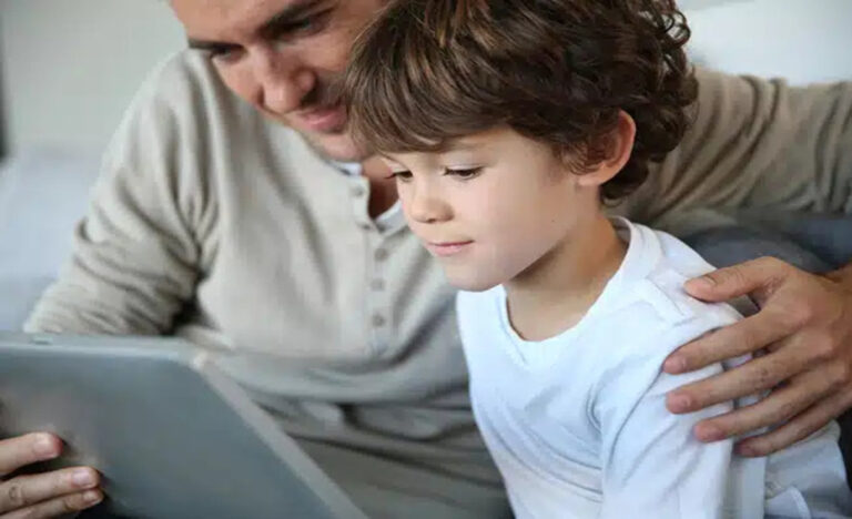 Et si l’éducation numérique devenait une activité familiale ?